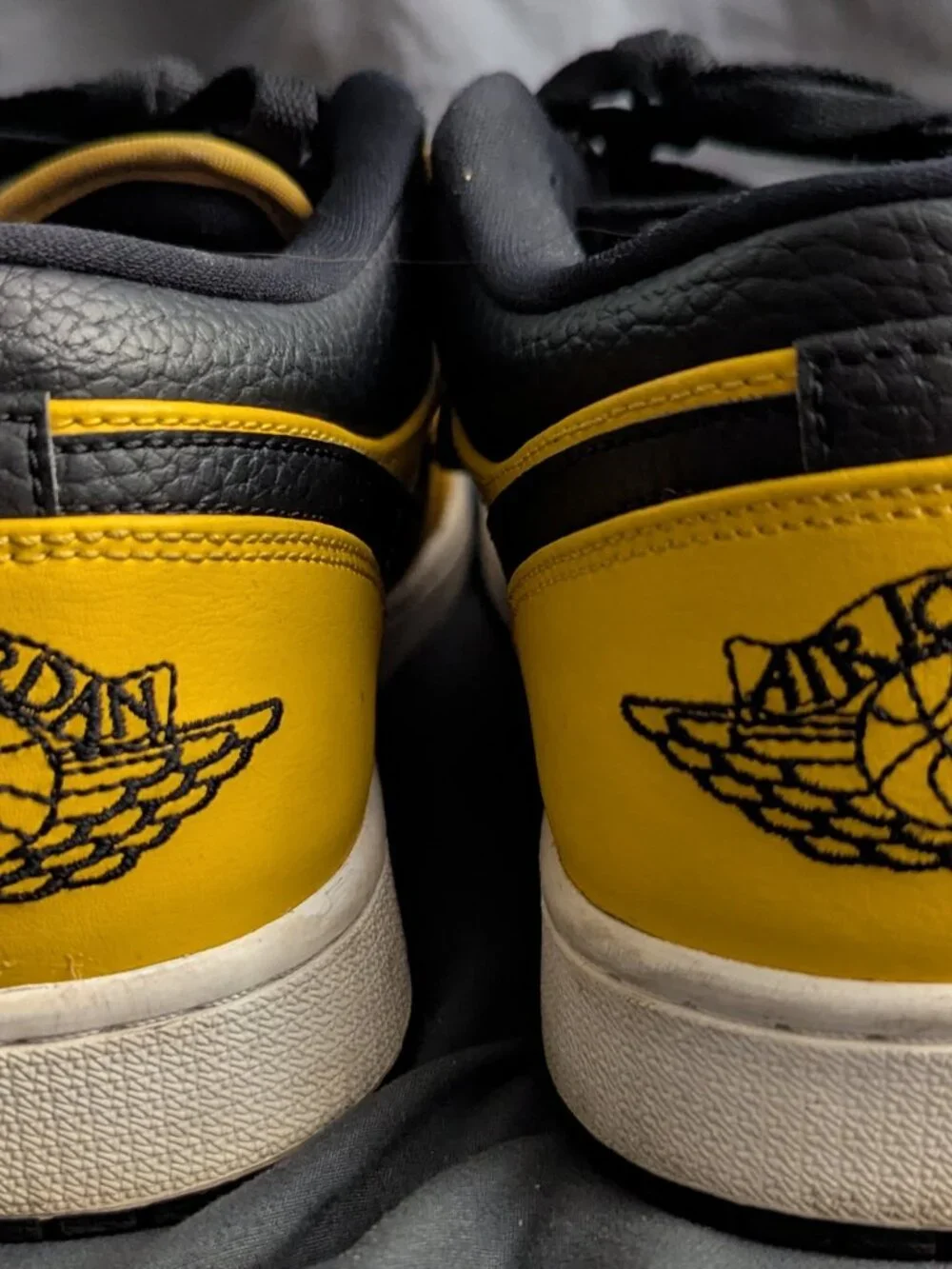 Nike Air Jordan 1 Low 'Pollen' Yellow/Black Sneaker